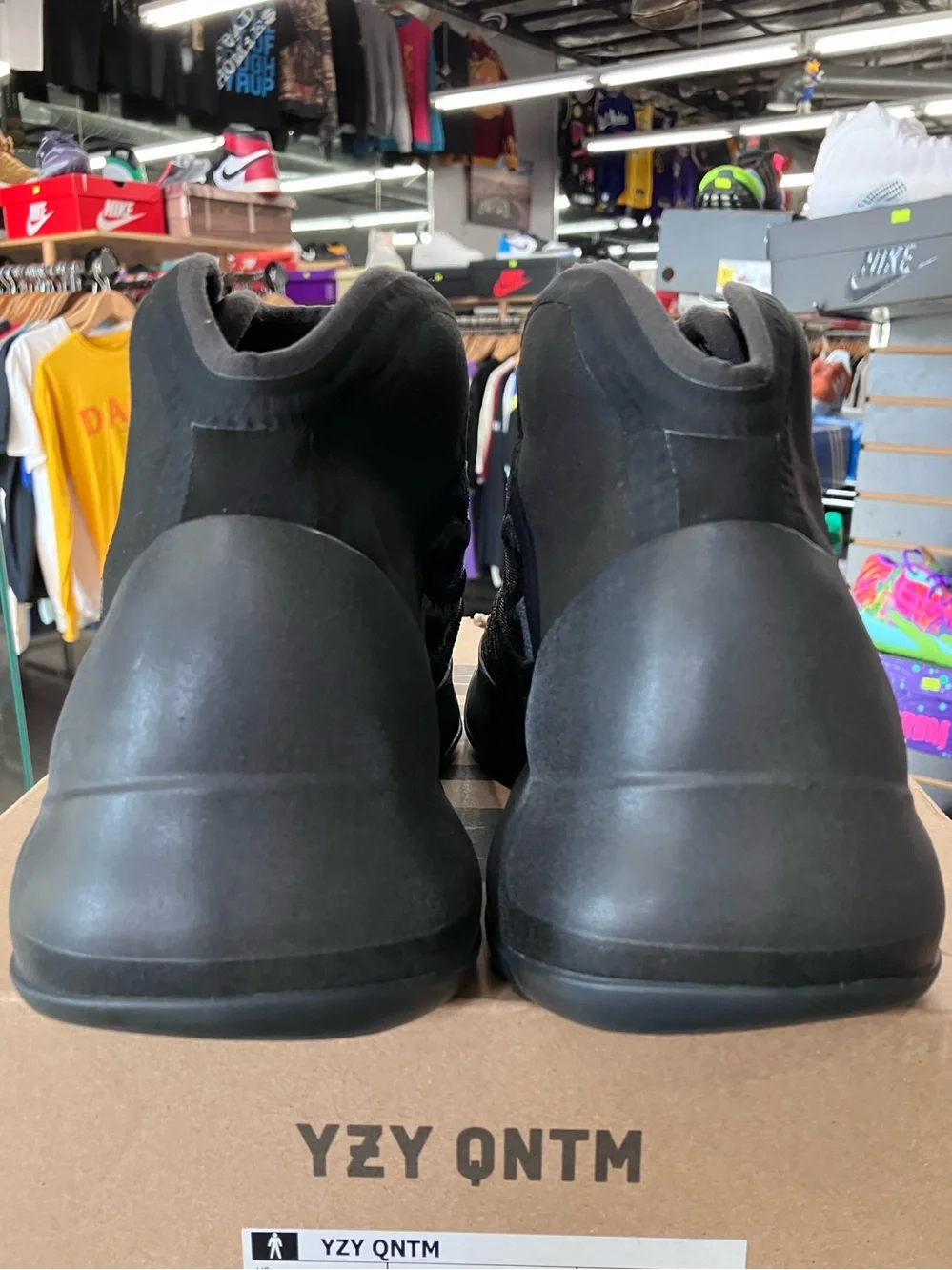 Adidas Yeezy QNTM Onyx Size 7.5